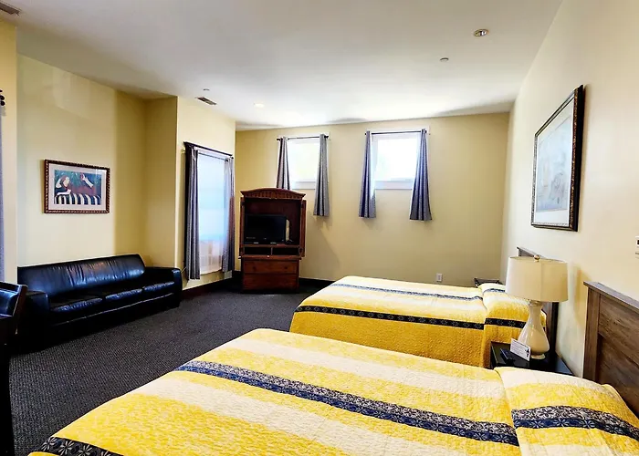 Santa Paula Inn